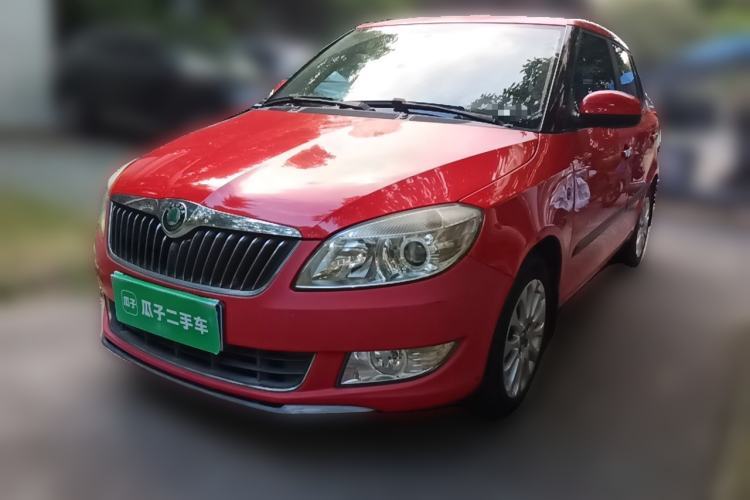 Używany Skoda Fabia 2012 1.6L Automatic Crystal Edition Guazi used car, China used car export, Used car for sale, Used cars, Cheapest cars for sale