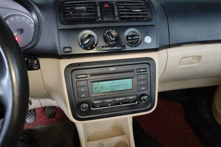 Used Skoda Fabia 2012 1.4L Manual Jingling Edition Audio And AC Panel