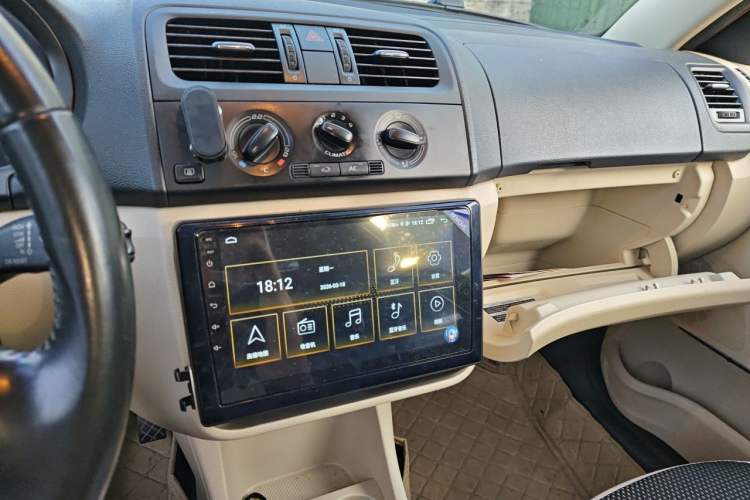 Used Skoda Fabia 2012 1.6L Scout Audio And AC Panel