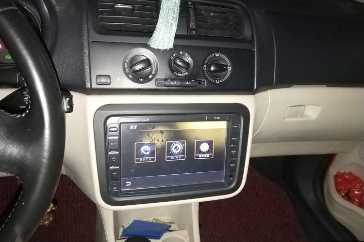 Used Skoda Fabia 2012 1.6L Scout Audio And AC Panel