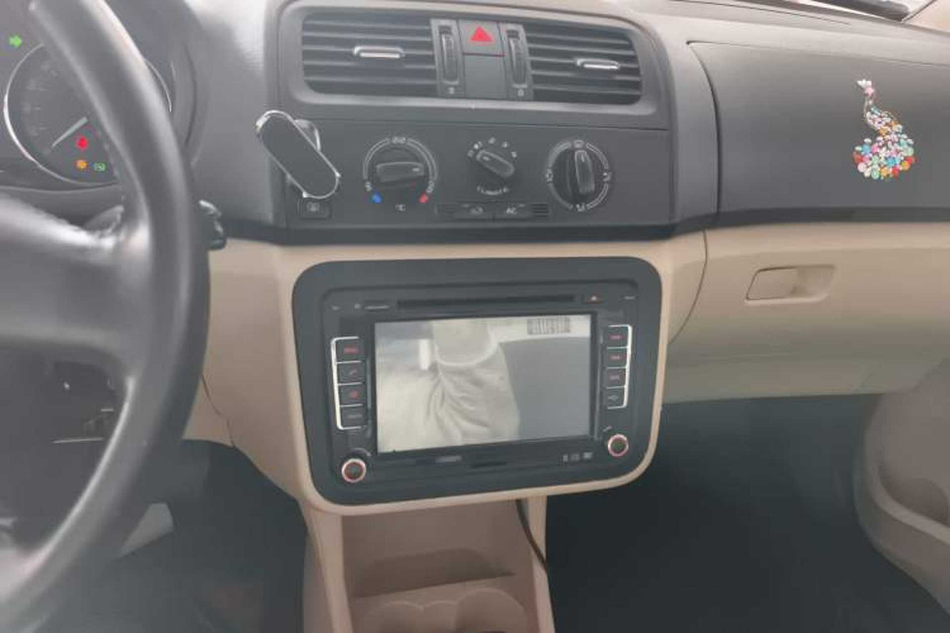 Used Skoda Fabia 2012 1.6L Scout Audio And AC Panel
