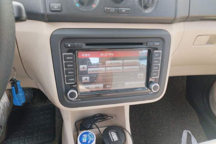 Used Skoda Fabia 2012 1.4L Manual Crystal Edition Audio And AC Panel
