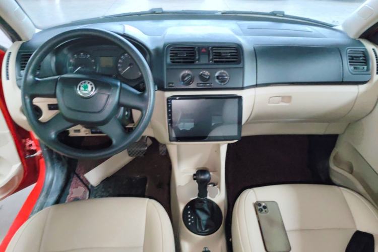 Used Skoda Fabia 2012 1.4L Automatic Crystal Edition Center Console