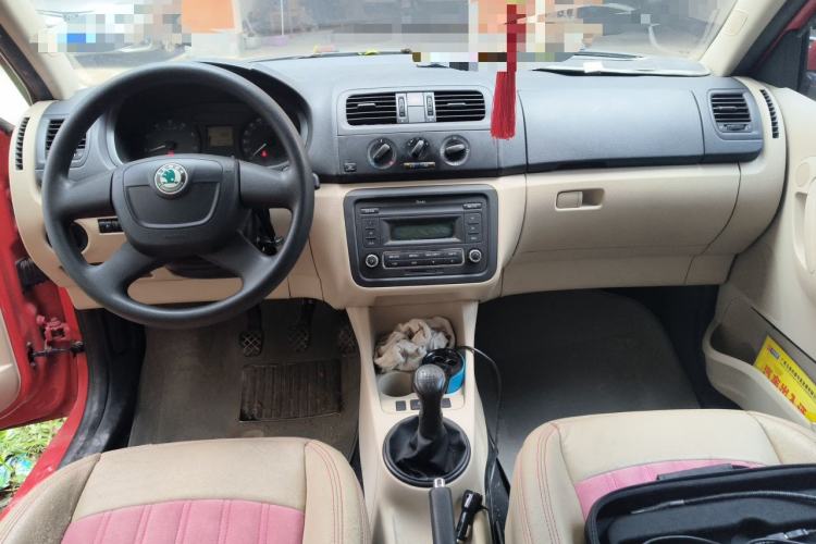 Used Skoda Fabia 2012 1.4L Manual Crystal Edition Center Console