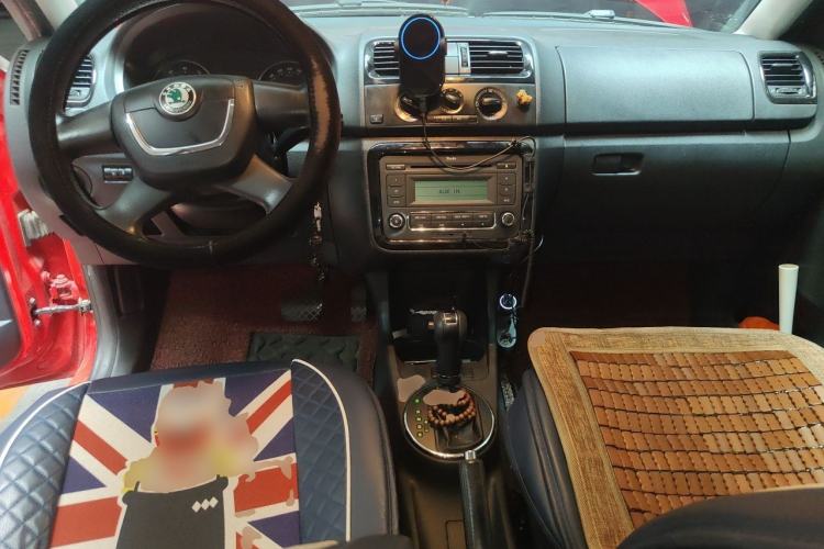 Used Skoda Fabia 2012 1.6L Automatic Sport Edition Center Console