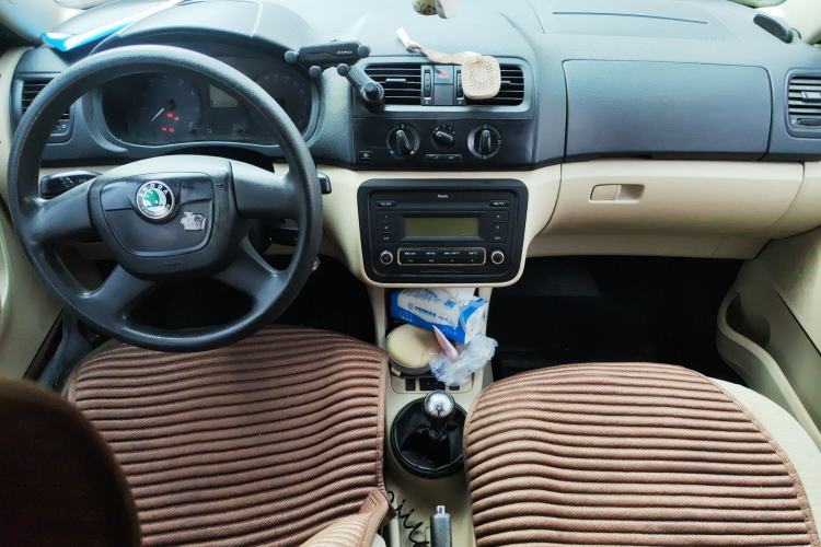 Used Skoda Fabia 2012 1.4L Manual Jingling Edition Center Console