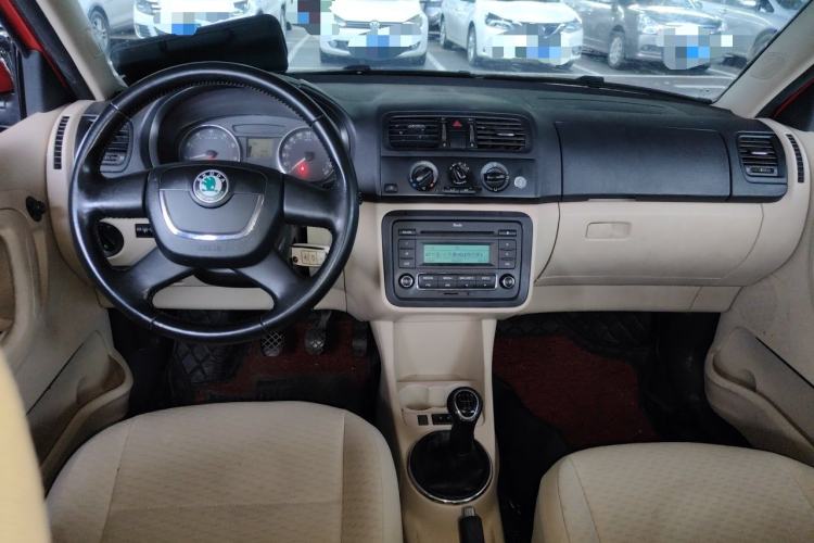Used Skoda Fabia 2012 1.4L Manual Jingling Edition Center Console