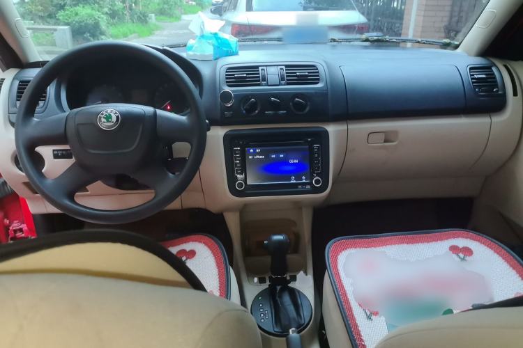 Used Skoda Fabia 2012 1.4L Automatic Crystal Edition Center Console