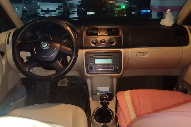 Used Skoda Fabia 2012 1.4L Manual Jingling Edition Center Console