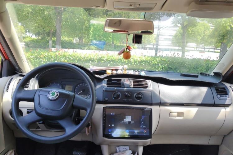 Used Skoda Fabia 2012 1.4L Automatic Crystal Edition Center Console