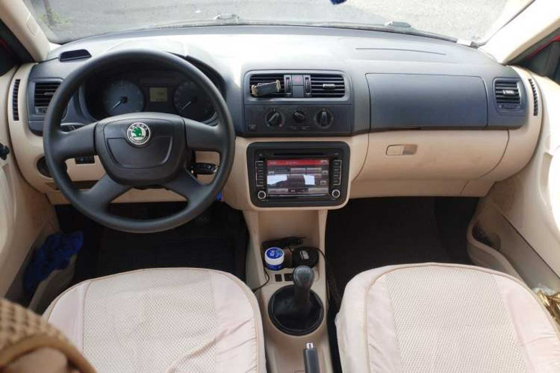 Used Skoda Fabia 2012 1.4L Manual Crystal Edition Center Console