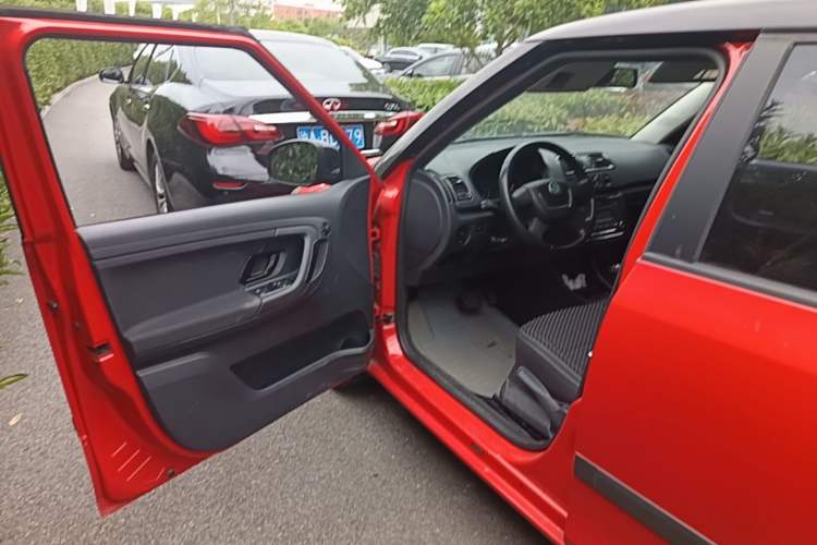 Used Skoda Fabia 2012 1.6L Automatic Sport Edition Driver Seat