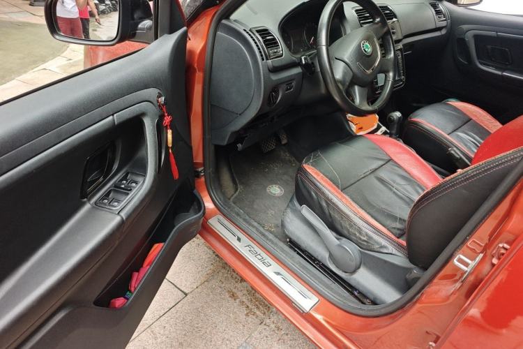 Used Skoda Fabia 2012 1.6L Automatic Cool Black Edition Driver Seat
