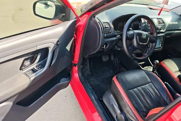 Used Skoda Fabia 2012 1.6L Automatic Cool Black Edition Driver Seat