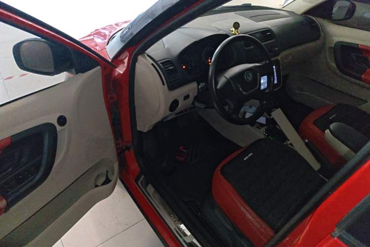 Used Skoda Fabia 2012 1.6L Scout Driver Seat