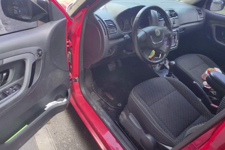 Used Skoda Fabia 2012 1.6L Automatic Cool Black Edition Driver Seat