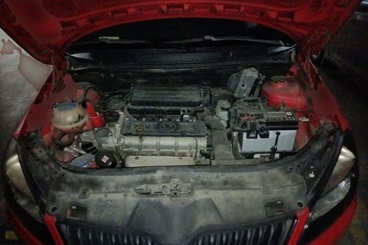 Used Skoda Fabia 2012 1.6L Automatic Cool Black Edition Engine Bay