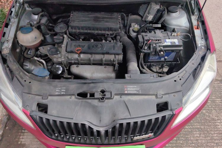 Used Skoda Fabia 2012 1.6L 5th Anniversary Limited Edition Engine Bay