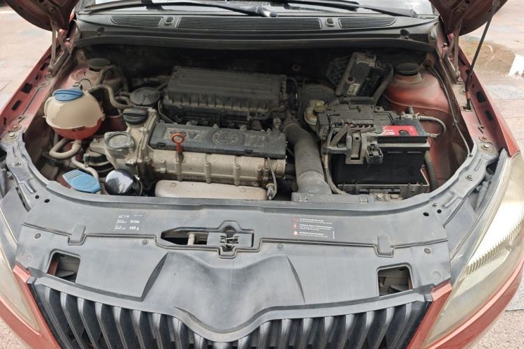 Used Skoda Fabia 2012 1.6L Automatic Cool Black Edition Engine Bay