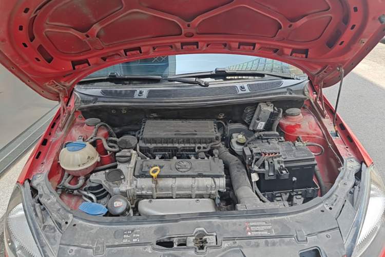 Used Skoda Fabia 2012 1.6L Automatic Cool Black Edition Engine Bay