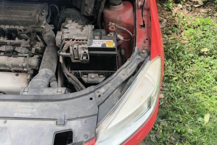 Used Skoda Fabia 2012 1.4L Manual Crystal Edition Engine Bay Left