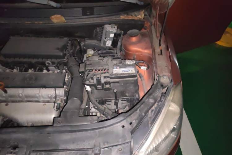 Used Skoda Fabia 2012 1.6L Automatic Crystal Edition Engine Bay Left
