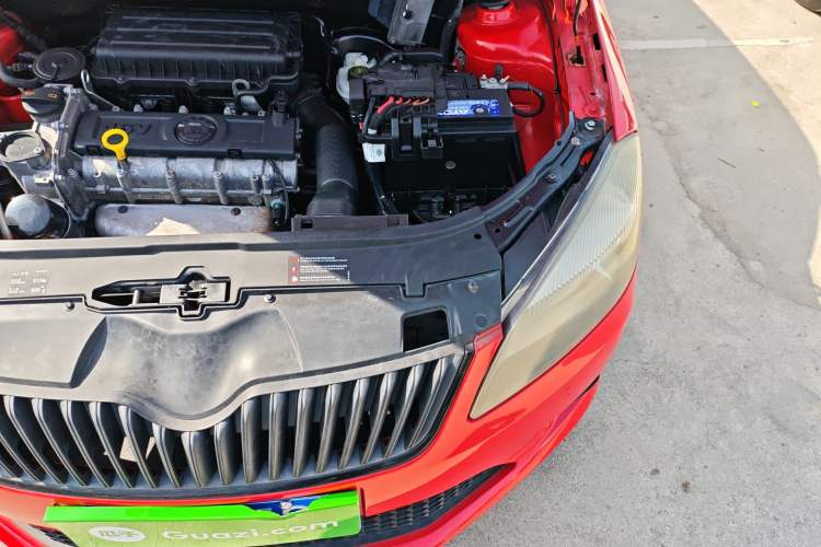 Used Skoda Fabia 2012 1.6L Automatic Cool Black Edition Engine Bay Left