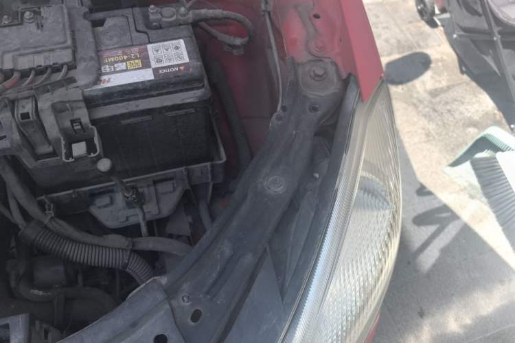Used Skoda Fabia 2012 1.6L 5th Anniversary Limited Edition Engine Bay Left