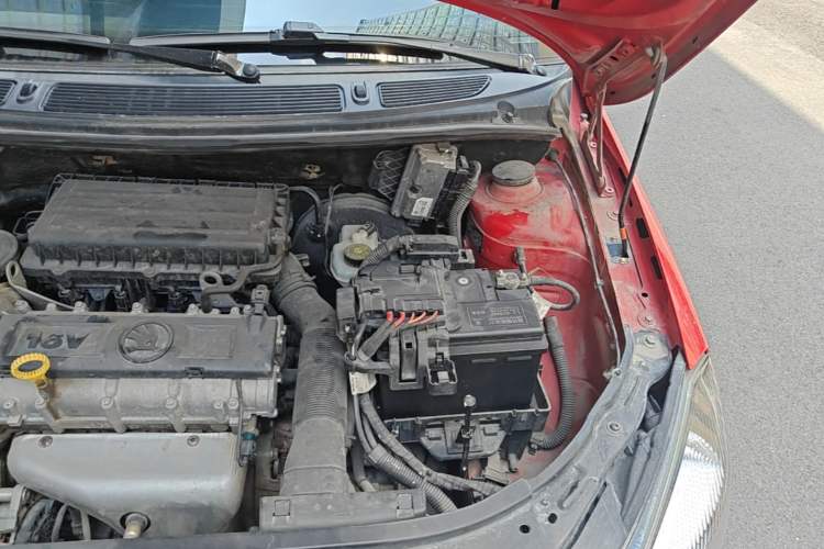 Used Skoda Fabia 2012 1.6L Automatic Cool Black Edition Engine Bay Left