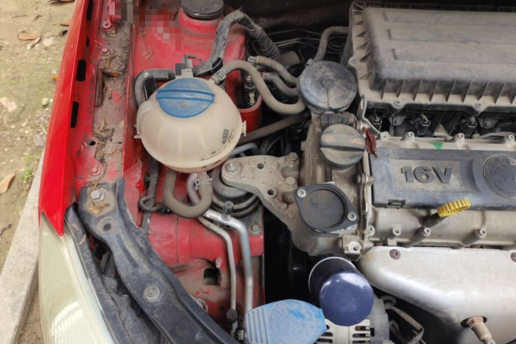 Used Skoda Fabia 2012 1.6L Scout Engine Bay Right