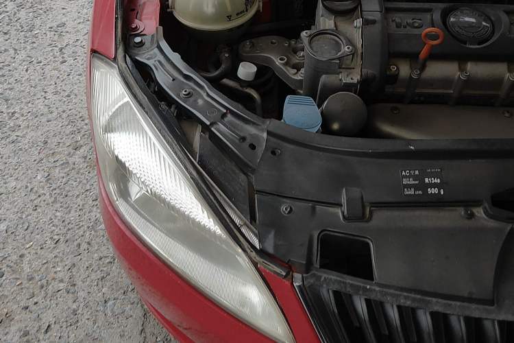 Used Skoda Fabia 2012 1.4L Automatic Crystal Edition Engine Bay Right