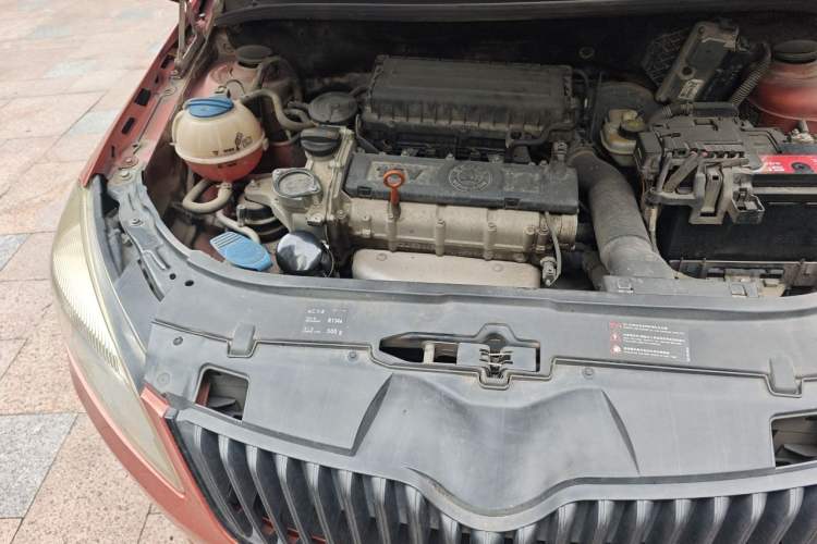 Used Skoda Fabia 2012 1.6L Automatic Cool Black Edition Engine Bay Right