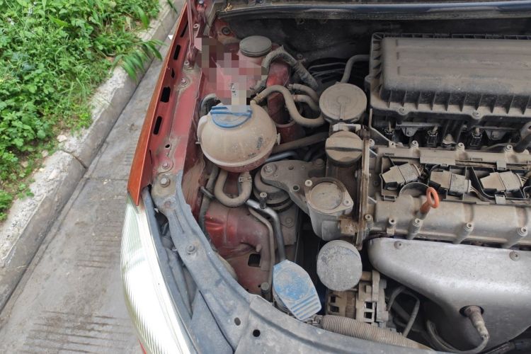 Used Skoda Fabia 2012 1.4L Manual Crystal Edition Engine Bay Right