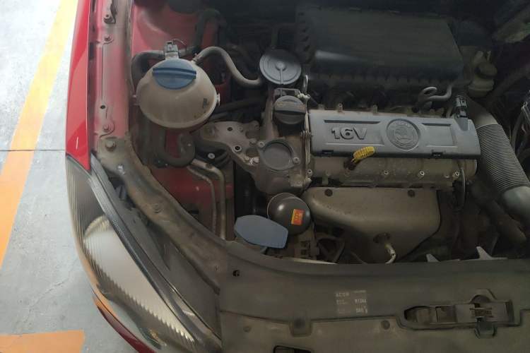 Used Skoda Fabia 2012 1.6L Automatic Sport Edition Engine Bay Right