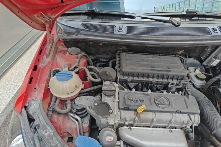 Used Skoda Fabia 2012 1.6L Automatic Cool Black Edition Engine Bay Right