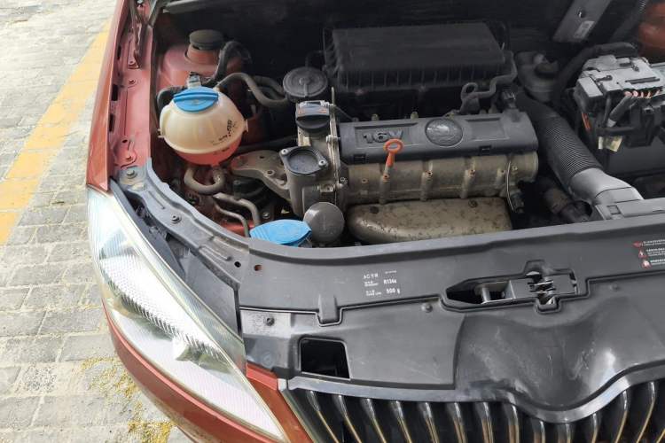 Used Skoda Fabia 2012 1.6L Automatic Crystal Edition Engine Bay Right