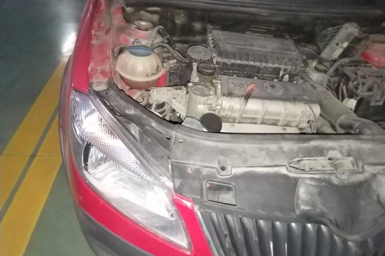 Used Skoda Fabia 2012 1.6L Scout Engine Bay Right