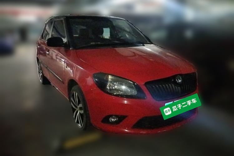 Used Skoda Fabia 2012 1.6L Automatic Cool Black Edition Front Right 45 Deg