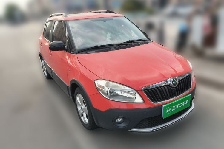 Used Skoda Fabia 2012 1.6L Scout Front Right 45 Deg