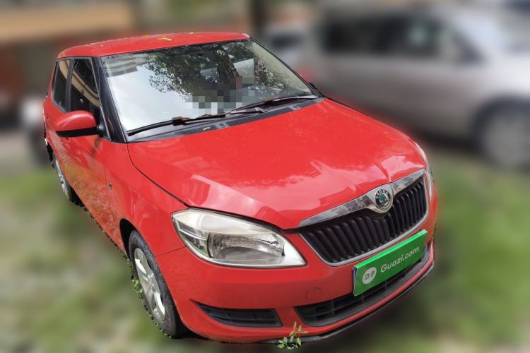 Used Skoda Fabia 2012 1.4L Manual Crystal Edition Front Right 45 Deg