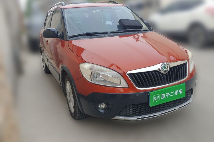 Used Skoda Fabia 2012 1.6L Scout Front Right 45 Deg