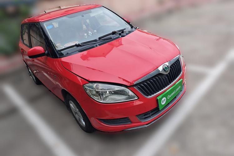 Used Skoda Fabia 2012 1.4L Automatic Crystal Edition Front Right 45 Deg