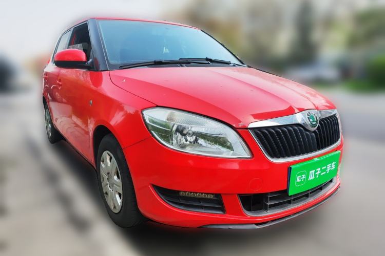 Used Skoda Fabia 2012 1.4L Manual Jingling Edition Front Right 45 Deg
