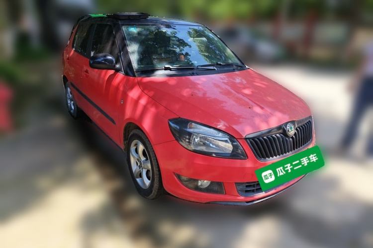 Used Skoda Fabia 2012 1.6L Manual Cool Black Edition Front Right 45 Deg