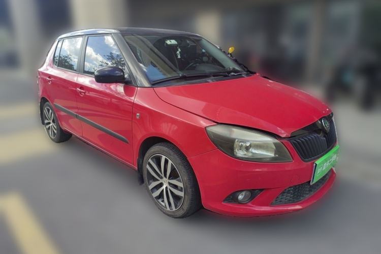 Used Skoda Fabia 2012 1.6L Automatic Cool Black Edition Front Right 45 Deg