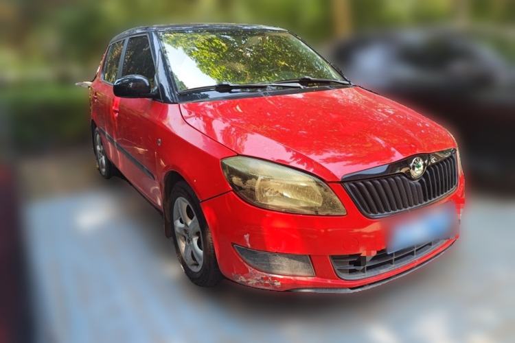 Used Skoda Fabia 2012 1.6L Manual Cool Black Edition Front Right 45 Deg
