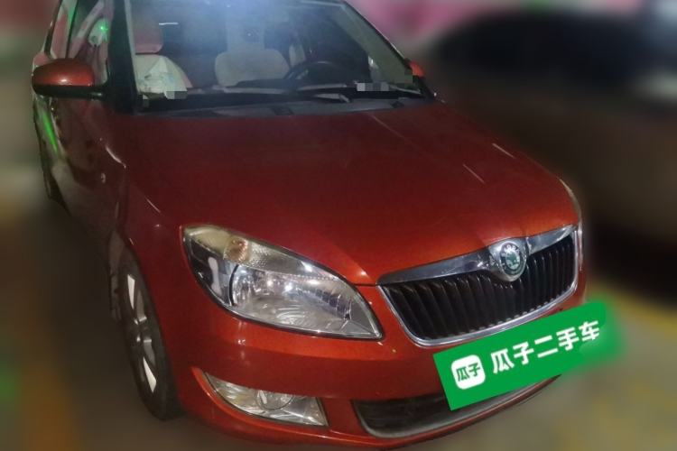 Used Skoda Fabia 2012 1.4L Manual Jingling Edition Front Right 45 Deg