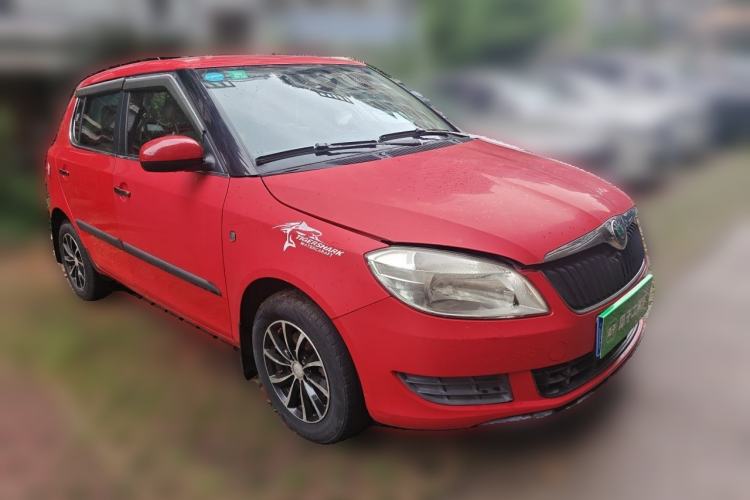 Used Skoda Fabia 2012 1.4L Manual Crystal Edition Front Right 45 Deg