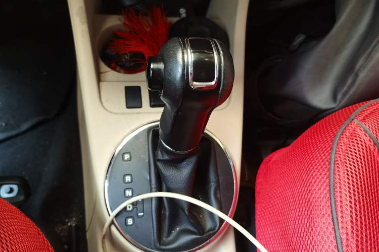 Used Skoda Fabia 2012 1.6L Scout Gear Lever
