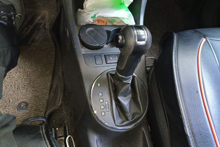 Used Skoda Fabia 2012 1.6L Automatic Cool Black Edition Gear Lever
